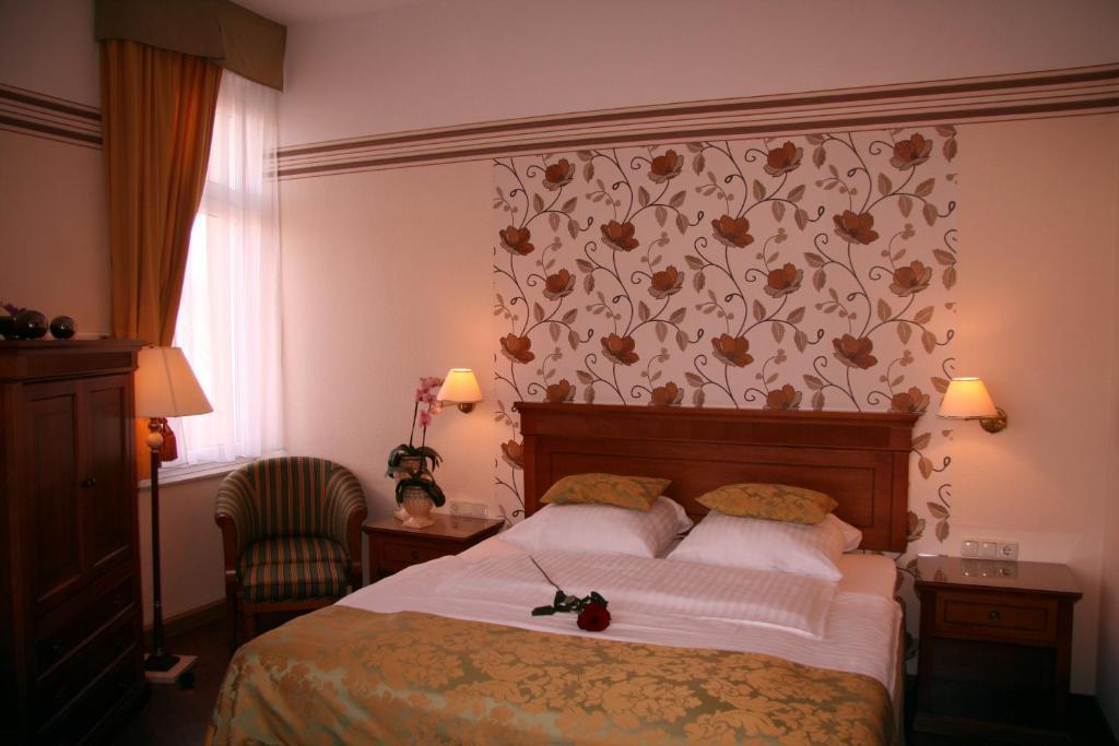 In Piazza Hotell Bad Klosterlausnitz Exteriör bild