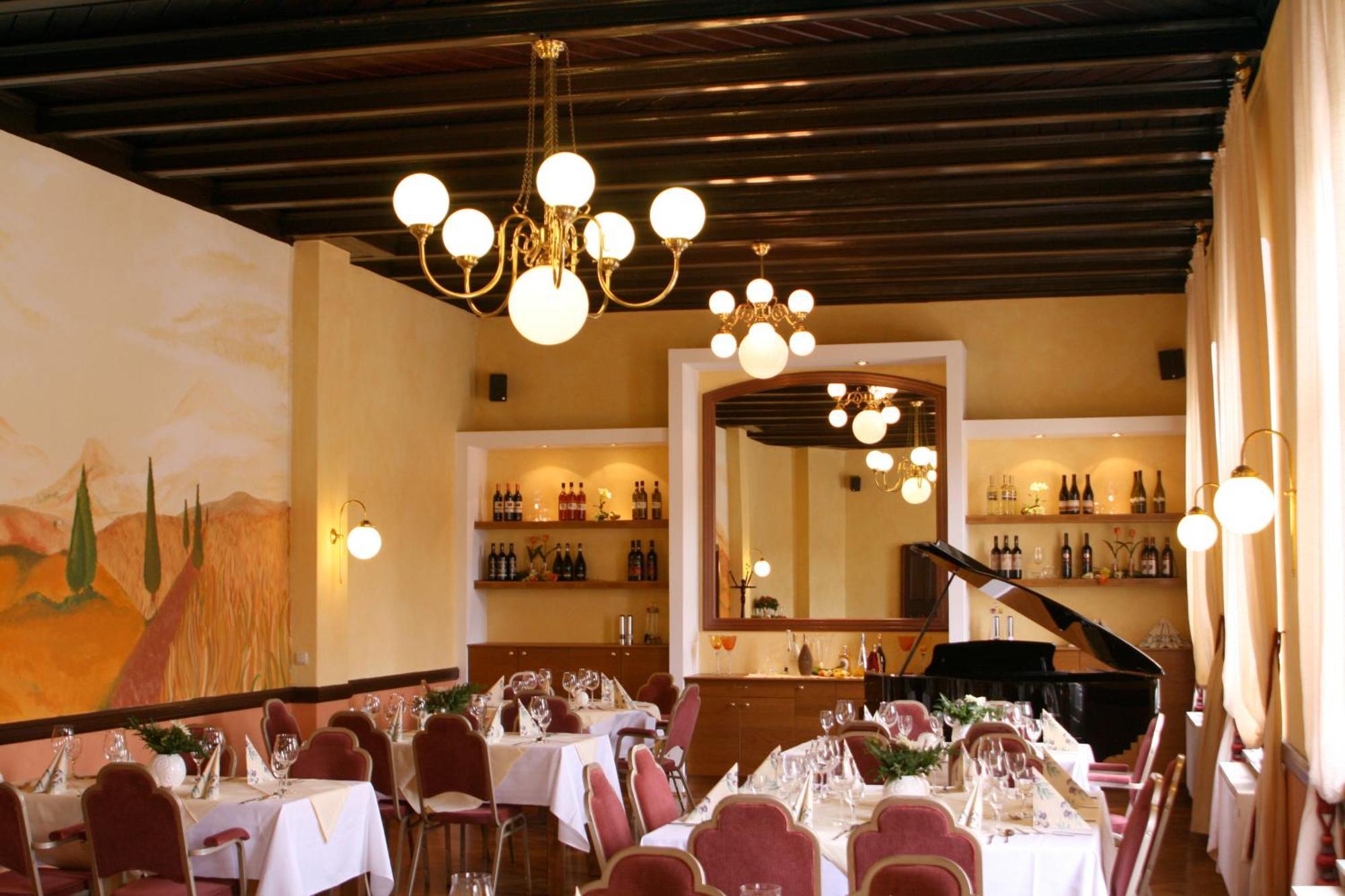 In Piazza Hotell Bad Klosterlausnitz Exteriör bild