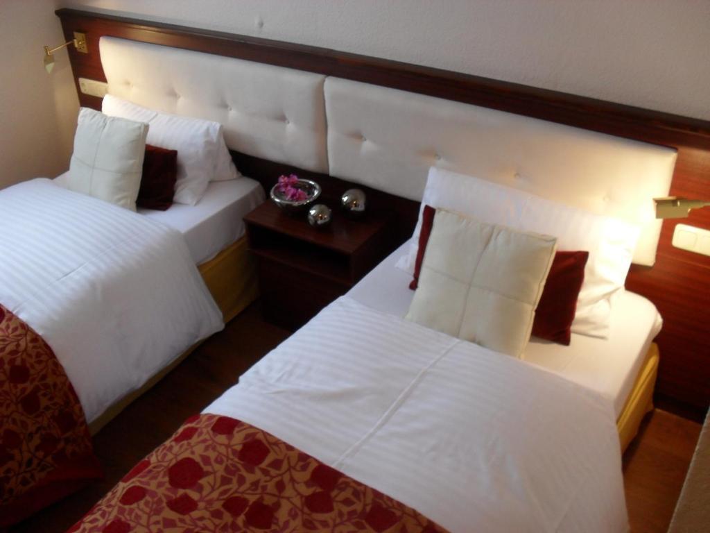 In Piazza Hotell Bad Klosterlausnitz Rum bild