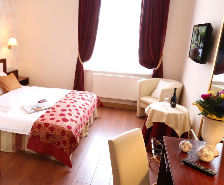 In Piazza Hotell Bad Klosterlausnitz Exteriör bild