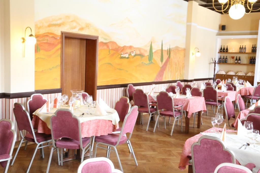 In Piazza Hotell Bad Klosterlausnitz Exteriör bild